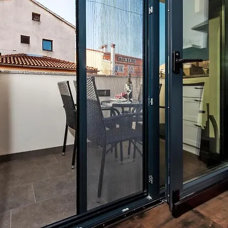 Deluxe A&a Apartment