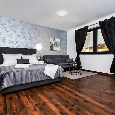 Apartment Deluxe A&a *