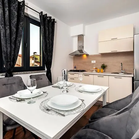 Deluxe A&a Apartment *