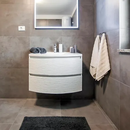 Deluxe A&a アパート