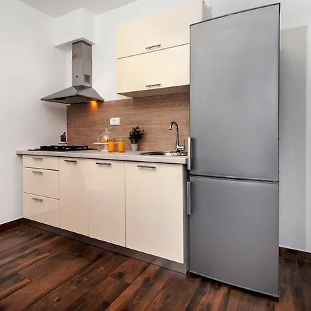 Apartment Deluxe A&a *