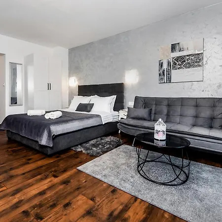 Deluxe A&a * ロヴィニ